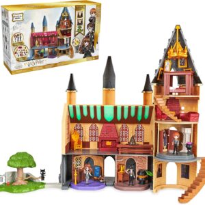 Wizarding World Harry Potter, Magical Minis Amazon Exclusive Deluxe Hogwarts Castle, 3 Classroom Playsets, 22 Accessories, 3 Figures, Lights & Sounds