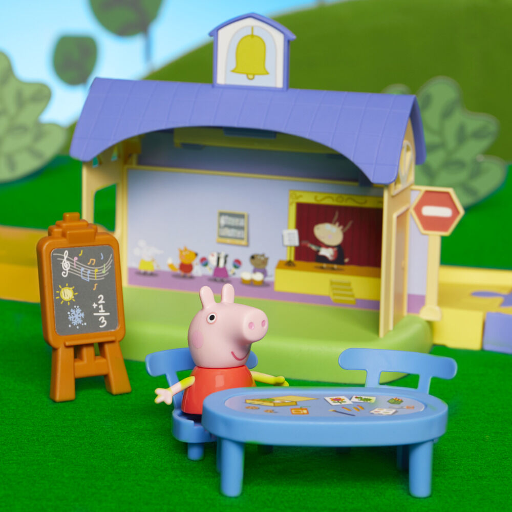 Peppa Pig All Around Peppa's Town Set with Adjustable Track; Includes Vehicle and 1 Figure (English) - Image 6