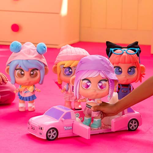 Set Trotties Emma with Limo, New York and Her Pop Up Mobile Limousine - Image 11