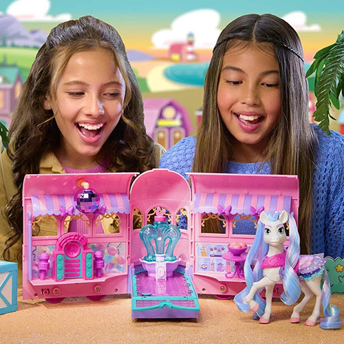Set Wild Manes Horse Toys Perla's Clubhouse Trailer Playset with Perla Horse - Image 4