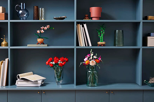 Lego Botanicals 10342 Pretty Pink Flower Bouquet - Image 4