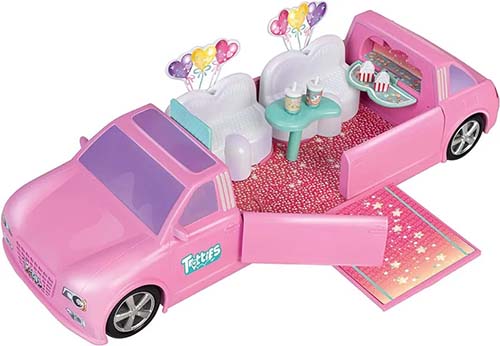 Set Trotties Emma with Limo, New York and Her Pop Up Mobile Limousine - Image 5