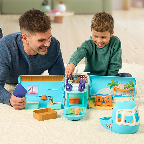 Aeroplan Bluey 3-in-1 Transforming Plane Playset, Transforms from A Plane to A Resort and a Boat! - Image 6