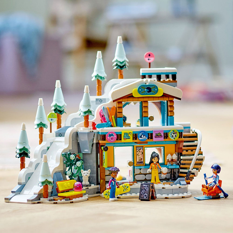 Lego Friends Holiday Ski Slope And Café 41756 - Image 2