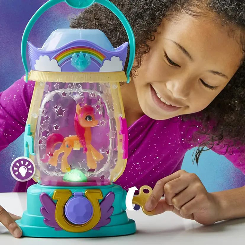 My Little Pony: A New Generation Movie Sparkle Reveal Lantern Sunny Starscout - Light Up Toy with 25 Pieces, Surprises - Image 6
